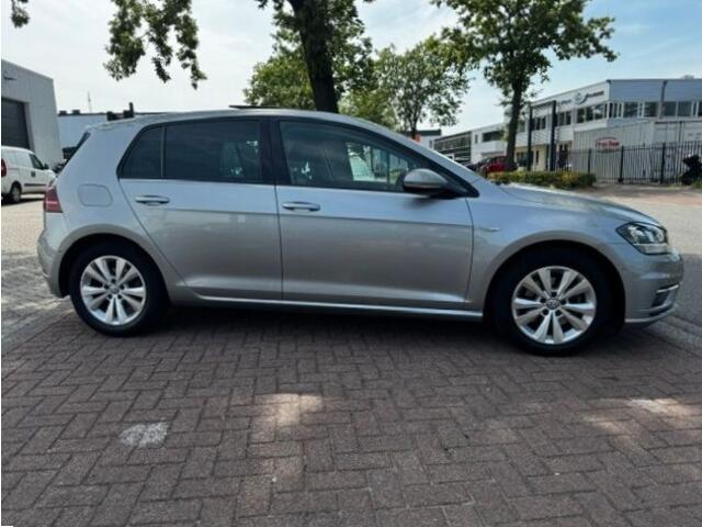 Volkswagen GOLF 1.5 TSI 130pk 5deurs Comfortline Business Automaat Airco/ECC,Navi,Panoramadak,Virtueel Cockpit
