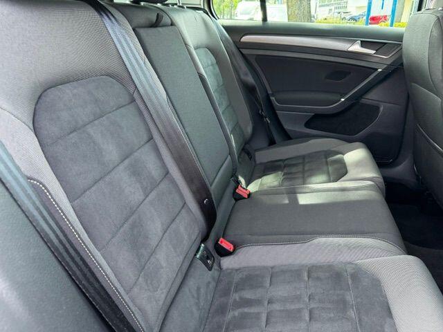 Volkswagen GOLF 1.5 TSI 130pk 5deurs Comfortline Business Automaat Airco/ECC,Navi,Panoramadak,Virtueel Cockpit