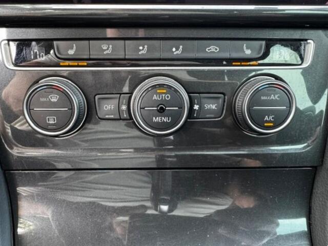 Volkswagen GOLF 1.5 TSI 130pk 5deurs Comfortline Business Automaat Airco/ECC,Navi,Panoramadak,Virtueel Cockpit
