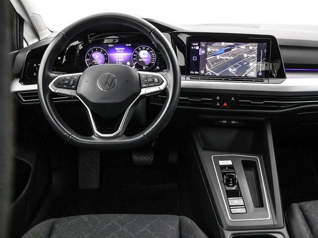 Volkswagen GOLF 1.0 eTSI 110pk DSG Life Business · Camera · Keyless · Dodehoeksensor · Apple/Android Car Play · Clima · Navigatie · Garantie t/m 12-10-2026 of 60.000km