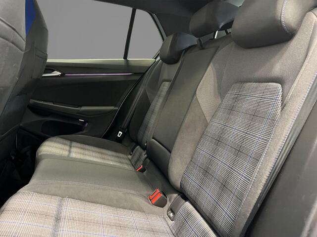 Volkswagen GOLF 1.5 eHybrid 272pk DSG GTE · Panoramadak · 360 Camera · Inklap. Trekhaak · Head-Up Display · Matrix LED · Keyless · DCC · Garantie t/m 26-05-2030 of 100.000km