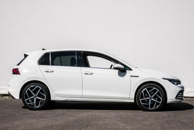 Volkswagen GOLF 1.5 eTSI 150pk Aut. Style Full led/ Massage/ Navigatie/ Carplay/ Sfeerverlichting/ Stoelverwarming/ Pdc v+a