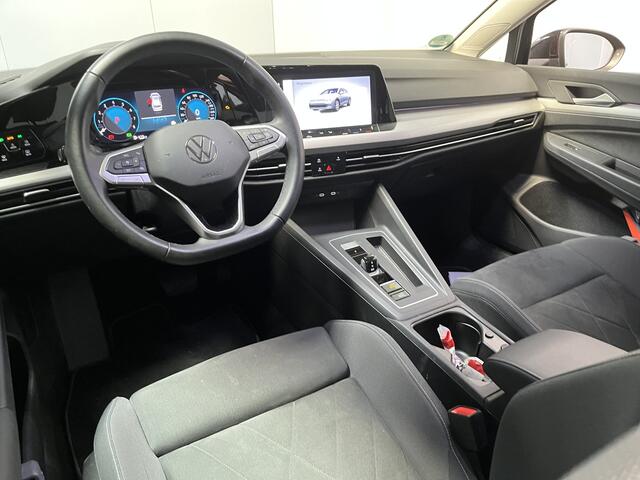 Volkswagen GOLF Variant 1.5 eTSI Life Business / AUTOMAAT/ TREKHAAK/ CAMERA/ PARK. SENSOREN/ DODE HOEK/ MEMORY SEATS/ LED/ STOEL-STUURVERWARM./ STOELMASSAGE/ KEYLESS/ ADAPT. CRUISE/ APP CONNECT/ NAVI/ CLIMA/ DAB/ 16" LMV