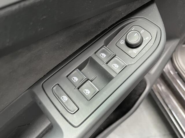 Volkswagen GOLF Variant 1.5 eTSI Life Business / AUTOMAAT/ TREKHAAK/ CAMERA/ PARK. SENSOREN/ DODE HOEK/ MEMORY SEATS/ LED/ STOEL-STUURVERWARM./ STOELMASSAGE/ KEYLESS/ ADAPT. CRUISE/ APP CONNECT/ NAVI/ CLIMA/ DAB/ 16" LMV