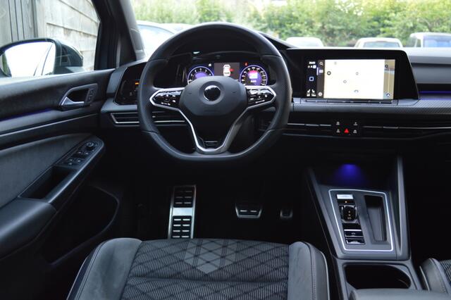 Volkswagen GOLF 1.5 eTSI R-Line DSG Led Panorama Acc Sfeer CarPlay Trekhaak Pdc