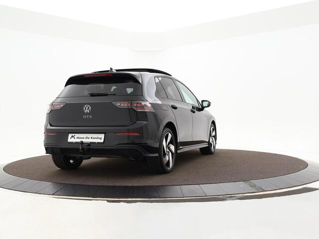 Volkswagen GOLF 1.5 eHybrid 272pk DSG GTE · Panoramadak · Leder · Wegklapbare Trekhaak · Stoelventilatie · Camera · Dodehoek Detectie · 18'' Inch · Garantie t/m 30-0-2030 of 100.000km