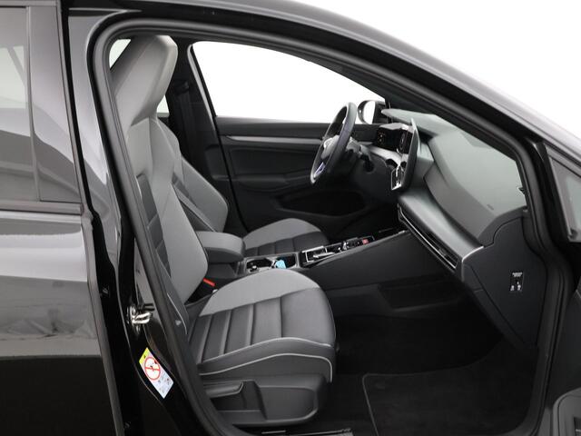 Volkswagen GOLF 1.5 eHybrid 272pk DSG GTE · Panoramadak · Leder · Wegklapbare Trekhaak · Stoelventilatie · Camera · Dodehoek Detectie · 18'' Inch · Garantie t/m 30-0-2030 of 100.000km