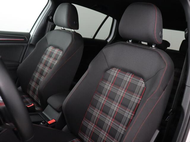 Volkswagen GOLF 2.0 TSI GTI Performance (Camera / Carplay / Navi / Cruise)