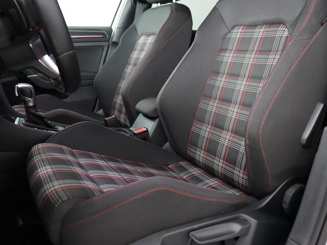 Volkswagen GOLF 2.0 TSI GTI Performance (Camera / Carplay / Navi / Cruise)