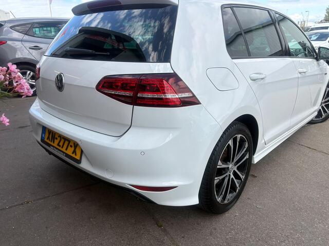 Volkswagen GOLF 1.4 TSI Connected Series DSG, clima, cruise, pdc, stoelverwarming