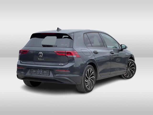 Volkswagen GOLF 1.5 eTSI 130PK DSG Life / Panoramadak / Trekhaak / Digital Cockpit Pro / App Connect / 17'' LMV / VW