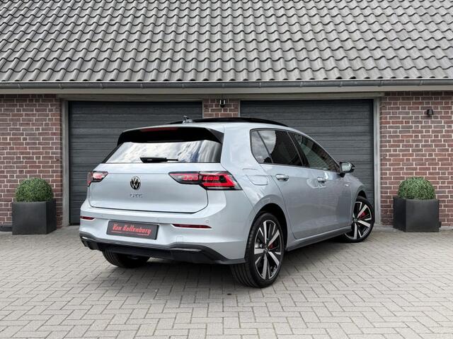 Volkswagen GOLF GTE 1.5 E HYBRID 272PK PANO VIENNA LEDER HUD IQ