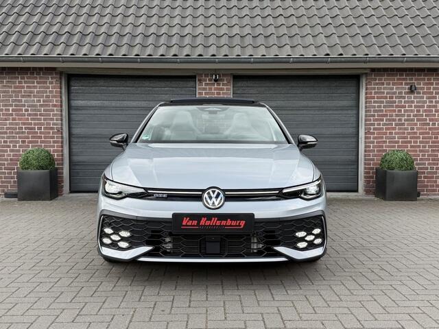 Volkswagen GOLF GTE 1.5 E HYBRID 272PK PANO VIENNA LEDER HUD IQ