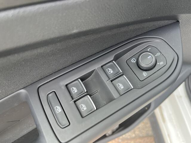 Volkswagen GOLF 1.4 eHybrid GTE / AUTOMAAT/ 245 PK/ KEYLESS/ CRUISE/ APP-CONNECT/ NAVI/ CLIMATE/ STOELVERWARMING/ PARK. SENSOREN + CAMERA/ DAB