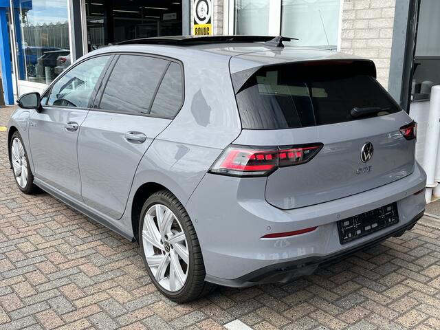 Volkswagen GOLF 1.5 eHybrid GTE / GARANTIE TM 08-2030/ 272 PK/ AUTOMAAT/ PANO/ KEYLESS/ CRUISE/ NAVI/ APP-CONNECT/ PARK. SENSOREN/ 360 CAMERA/ HEAD-UP/ STUUR-STOELVERWARMING