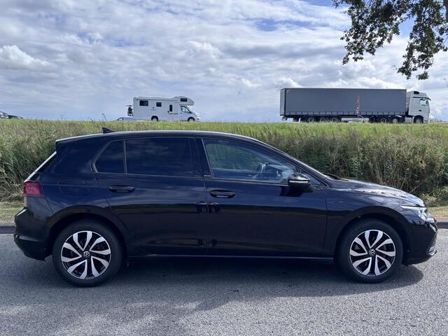 Volkswagen GOLF 1.5 TSI Active | Apple CarPlay/Android Auto | Stuur/Stoelverwarming | PDC | Adaptieve Cruise Control | Standkachel | Climate Control | Garantie tot 2028 | IQ Light | Discover Pro | DAB |