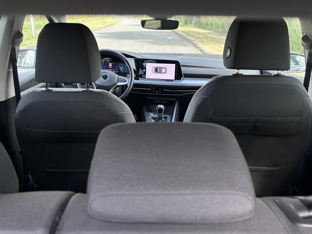 Volkswagen GOLF 1.5 TSI Active | Apple CarPlay/Android Auto | Stuur/Stoelverwarming | PDC | Adaptieve Cruise Control | Standkachel | Climate Control | Garantie tot 2028 | IQ Light | Discover Pro | DAB |