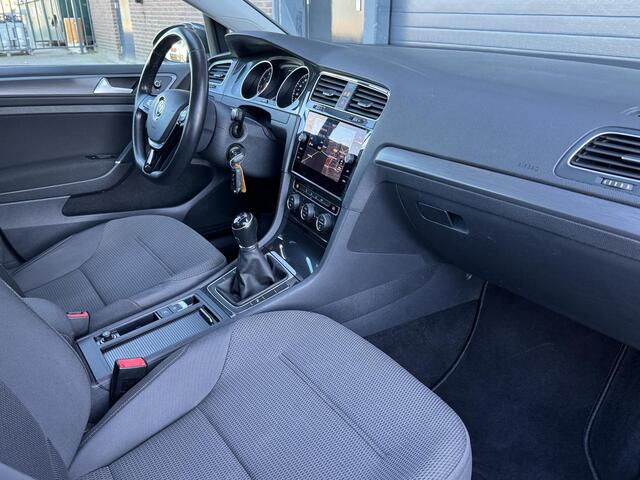 Volkswagen GOLF 1.0 TSI COMFORTLINE I ADAPTIVE CRUISE CONTROL I CLIMATE CONTROL I NAVIGATIE I 5-DEURS