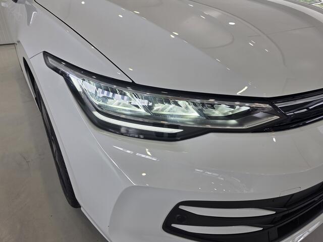Volkswagen GOLF 1.5 eTSI Life Edition |Fabrieksgarantie|Carplay|Panorama|
