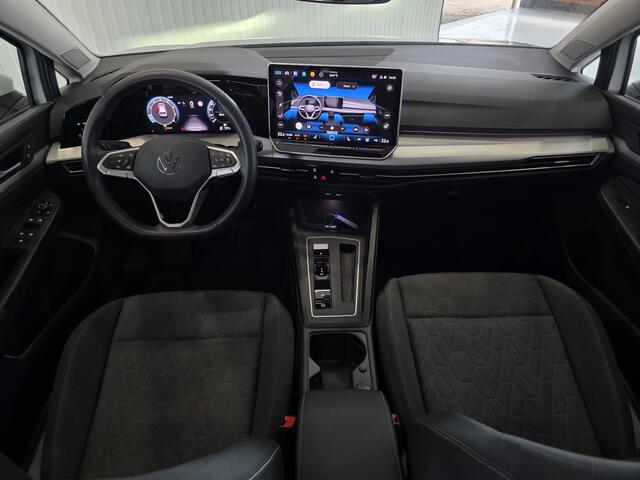 Volkswagen GOLF 1.5 eTSI Life Edition |Fabrieksgarantie|Carplay|Panorama|
