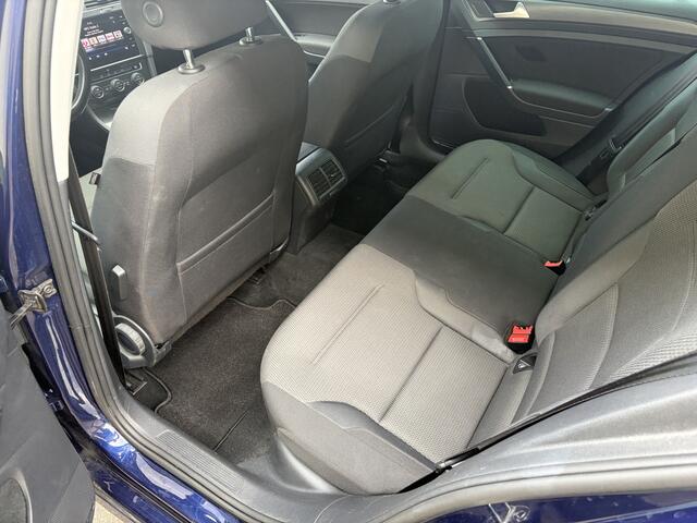 Volkswagen GOLF 1.0 TSI Comfortline / 5-DEURS / NAVI / CARPLAY / CRUISE