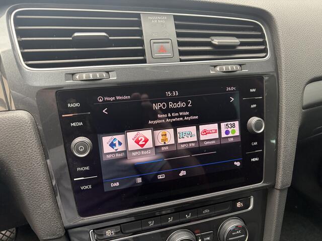 Volkswagen GOLF 1.0 TSI Comfortline / 5-DEURS / NAVI / CARPLAY / CRUISE