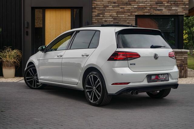 Volkswagen GOLF GTE 7.5 Facelift/Panoramadak/Trkhk/ACC/R-Cam/Parelmoer/87DKM