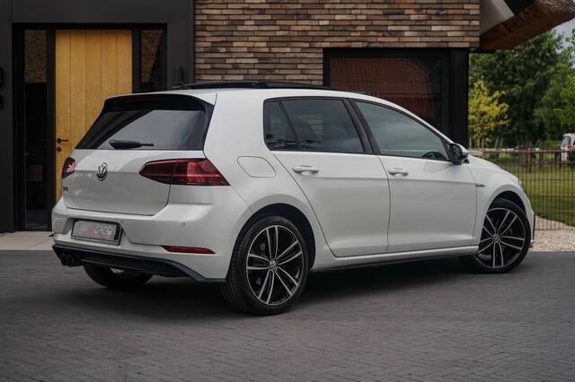 Volkswagen GOLF GTE 7.5 Facelift/Panoramadak/Trkhk/ACC/R-Cam/Parelmoer/87DKM