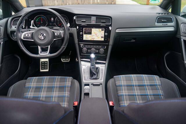 Volkswagen GOLF GTE 7.5 Facelift/Panoramadak/Trkhk/ACC/R-Cam/Parelmoer/87DKM
