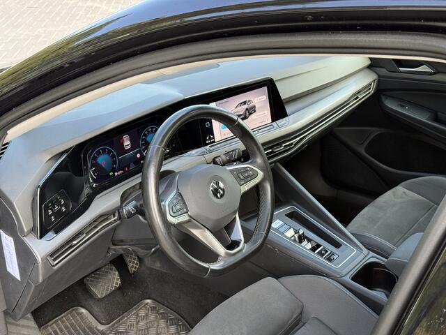 Volkswagen GOLF 1.5 eTSI Style 150 pk | pano | trekhaak | 18"