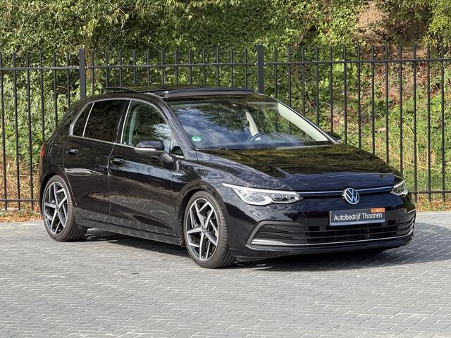 Volkswagen GOLF 1.5 eTSI Style 150 pk | pano | trekhaak | 18"
