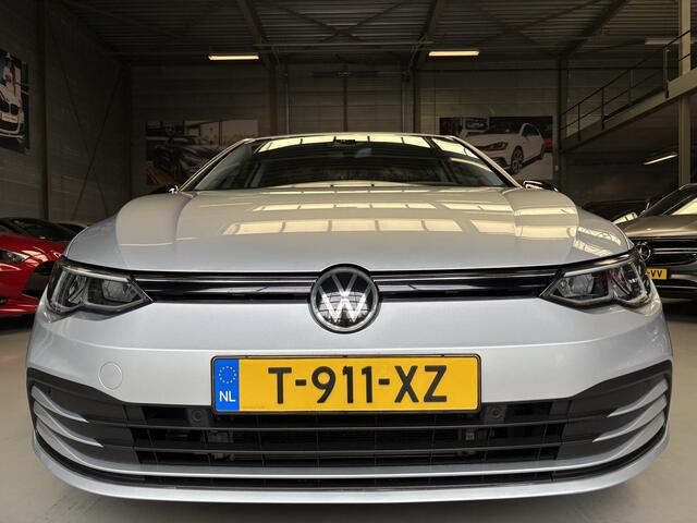 Volkswagen GOLF 1.5 eTSI 19inch, Sfeerverlichting, Led