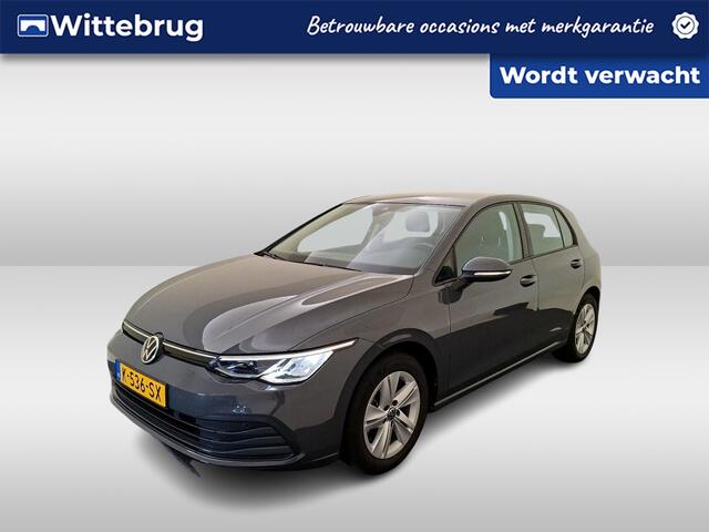 Volkswagen GOLF 1.0 eTSI Life / AUTOMAAT/ CRUISE/ STOELVERWARMING/ KEYLESS/ DIGITAL DASH/ NAVI/ 16'' LMV