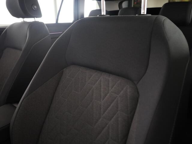 Volkswagen GOLF variant Life Edition 1.5 TSI 116 pk Hand. | 18" LM | Stoel & stuurverwarming | Climatronic |