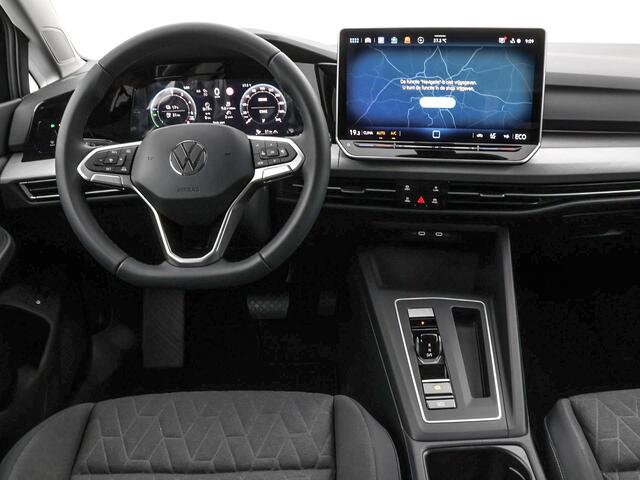Volkswagen GOLF Life Edition 1.5 eHybrid 204 PK · Trekhaak inklapbaar, met elektrische ontgrendeling · Prijs is inclusief inruilpremie · MEGA SALE