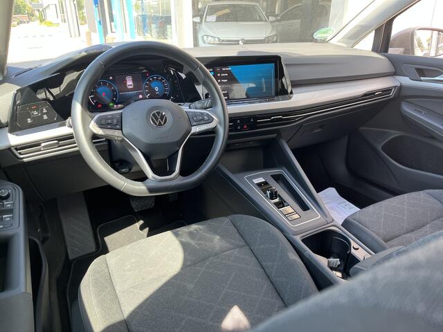 Volkswagen GOLF Variant 1.0 eTSI Life / AUTOMAAT/ PARK.SENSOREN V+A/ CAMERA/ STUUR+STOELVERWARM./ APP-CONNECT/ ACC/ DIGITAL DASH/ KEYLESS/ DAB/ CLIMA