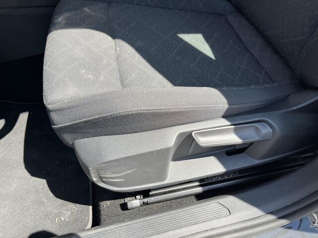 Volkswagen GOLF Variant 1.0 eTSI Life / AUTOMAAT/ PARK.SENSOREN V+A/ CAMERA/ STUUR+STOELVERWARM./ APP-CONNECT/ ACC/ DIGITAL DASH/ KEYLESS/ DAB/ CLIMA