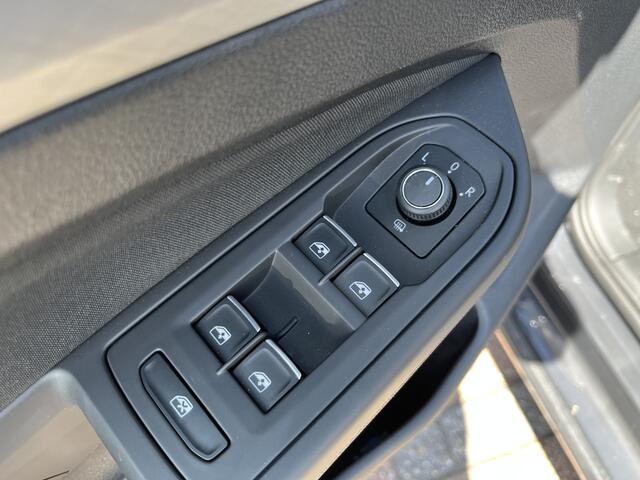 Volkswagen GOLF Variant 1.0 eTSI Life / AUTOMAAT/ PARK.SENSOREN V+A/ CAMERA/ STUUR+STOELVERWARM./ APP-CONNECT/ ACC/ DIGITAL DASH/ KEYLESS/ DAB/ CLIMA