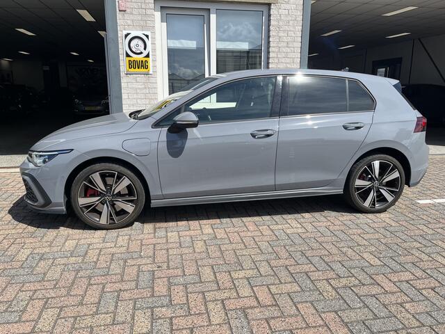 Volkswagen GOLF 1.4 eHybrid GTE / AUTOMAAT/ 245 PK/ CAMERA/ STUUR+STOELVERWARM./ ACC/ APP-CONNECT/ DIGITAL DASH/ RIJ-MODI/ KEYLESS/ NAVI/ DAB/ CLIMA/ LED/ 18'' LMV