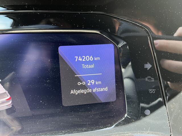 Volkswagen GOLF 1.4 eHybrid GTE / AUTOMAAT/ 245 PK/ CAMERA/ STUUR+STOELVERWARM./ ACC/ APP-CONNECT/ DIGITAL DASH/ RIJ-MODI/ KEYLESS/ NAVI/ DAB/ CLIMA/ LED/ 18'' LMV
