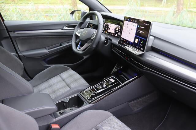 Volkswagen GOLF 1.5 eHybrid 272pk GTE Black Style Pano/IQ.Light/360/Head-up/Dodehoek/18"