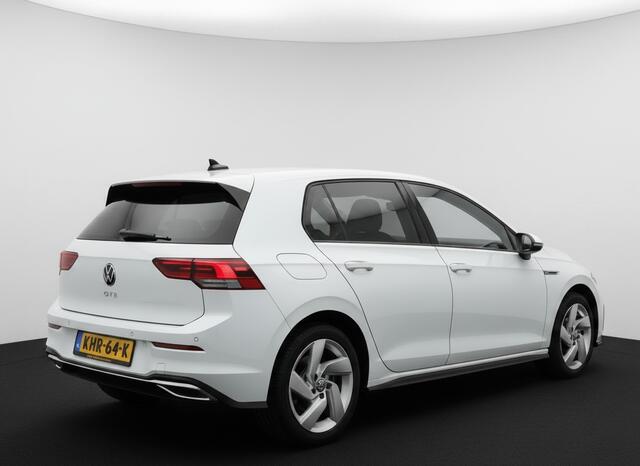 Volkswagen GOLF GTE 245PK HYBRID SPORT CARPLAY/ACC/SFEERVERL/STUURVERW.