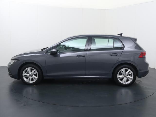 Volkswagen GOLF 1.0 eTSI Life | 110 PK | Automaat | Adaptive Cruise Control | Achteruitrijcamera | Climate control | LED verlichting | Navigatiesysteem | Apple Carplay/Android Auto |