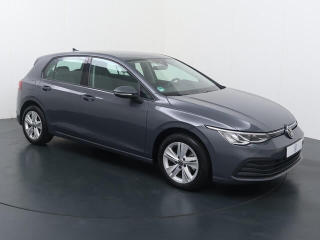 Volkswagen GOLF 1.0 eTSI Life | 110 PK | Automaat | Adaptive Cruise Control | Achteruitrijcamera | Climate control | LED verlichting | Navigatiesysteem | Apple Carplay/Android Auto |
