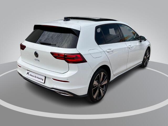Volkswagen GOLF 1.4eHybrid 180kW/245PK GTE · Panoramadak · Navigatie · Apple/Android Car Play