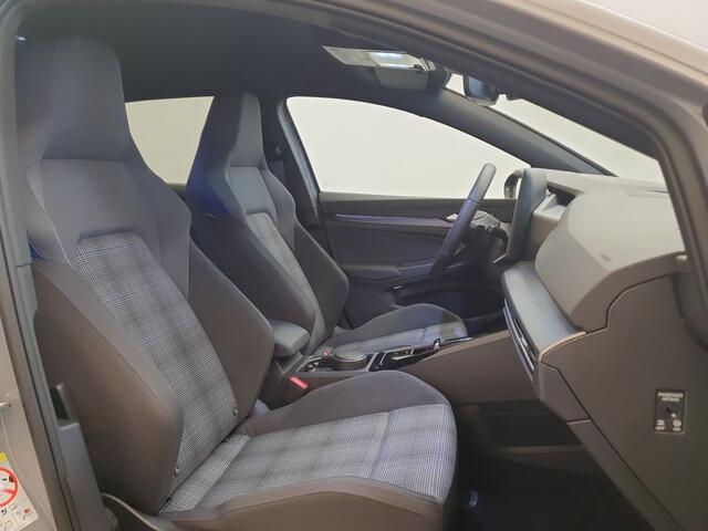 Volkswagen GOLF GTE 1.5 eHybrid 272pk DSG/AUT 360 Camera, Head-up, IQ.Light
