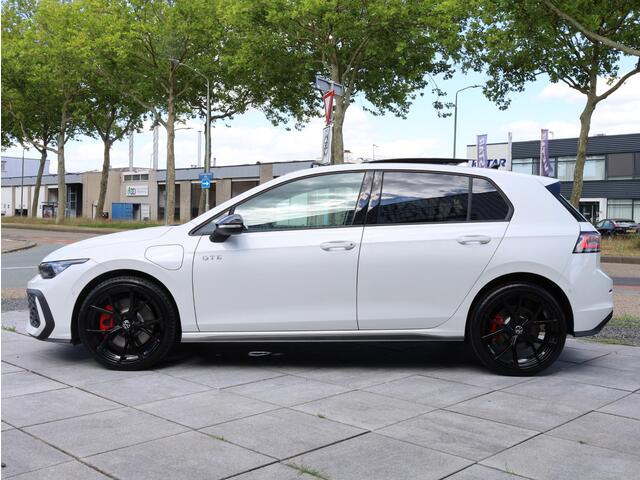Volkswagen GOLF GTE 1.5 eHybrid 272PK | Panodak | Leer | Black Style | Garantie 2030 | Head-up | Stoel Ventilatie | Memory | 19"Inch |