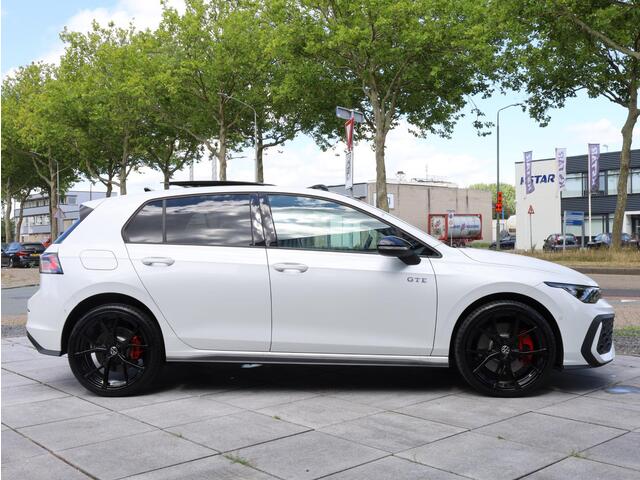 Volkswagen GOLF GTE 1.5 eHybrid 272PK | Panodak | Leer | Black Style | Garantie 2030 | Head-up | Stoel Ventilatie | Memory | 19"Inch |