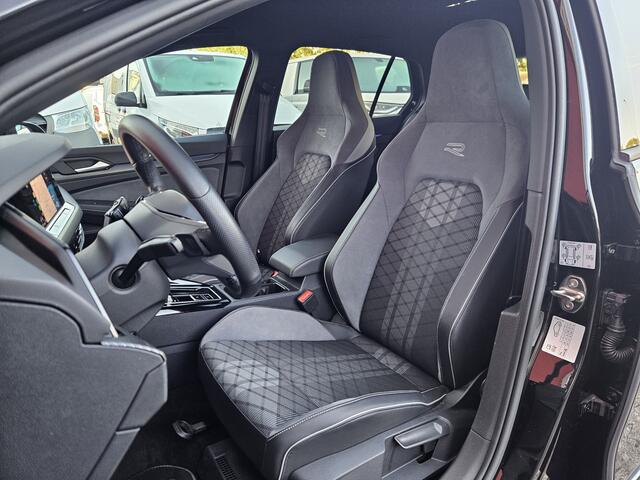 Volkswagen GOLF 1.5 eTSI R-Line Business | IQ Light | H/K | Elek. trekhaak Rijklaar inclusief 1 jaar BOVAG garantie!