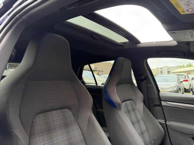 Volkswagen GOLF 1.4 eHybrid GTE Pano | 245PK | BTW-Auto